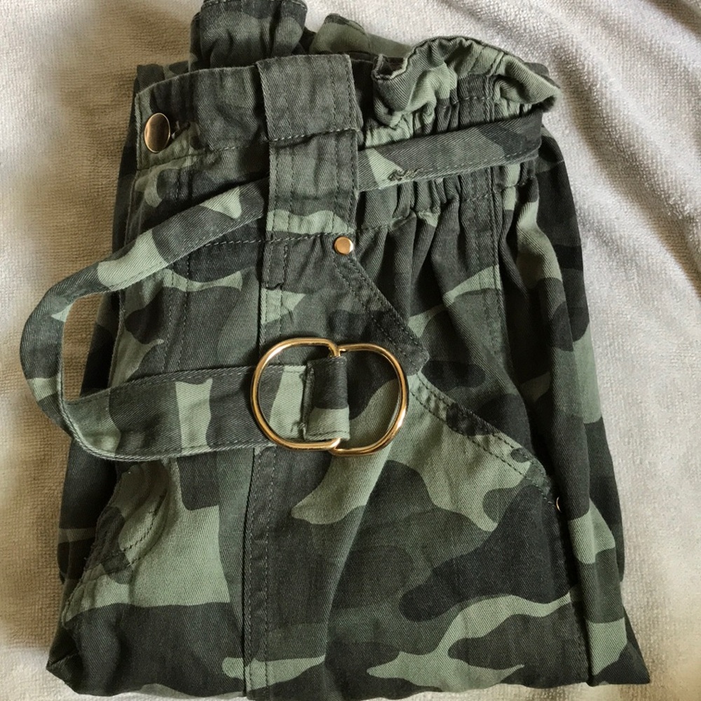 High wasted Camo Jeans